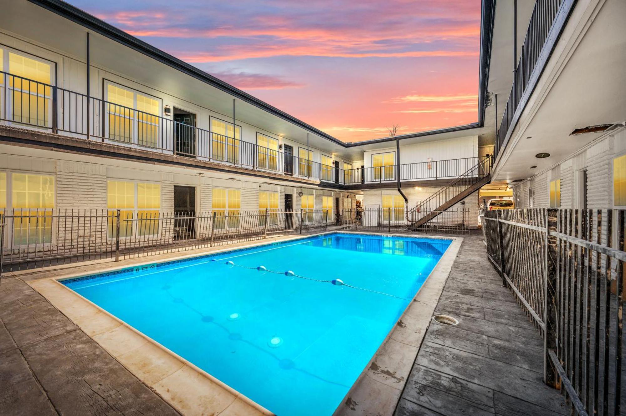 Warm Heights 2Br With Pool & Free Parking Apartamento Houston Exterior foto